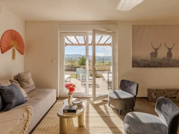 Appartement duplex 3 pièces avec extérieur sur Luzinay