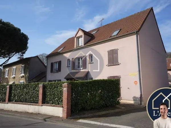 APPARTEMENT TYPE F3 TRÈS BIEN SITUÉ AU CŒUR D'EPERNON - JOLIE RESIDENCE BIEN ENTRETENUE ET AU CALME,