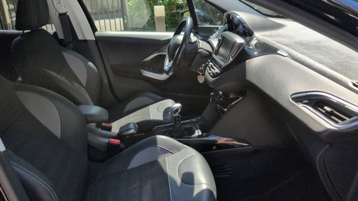 Peugeot 2008 1.2 Puretech 130 Crossway - Allure – 2019 – 78124 km – Essence – Boîte Manuelle — photo 14