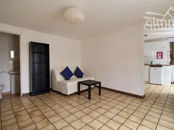 A LOUER, Corbeil-Essonnes, Rive Droite, STUDIO meublé de 28m² avec cave
