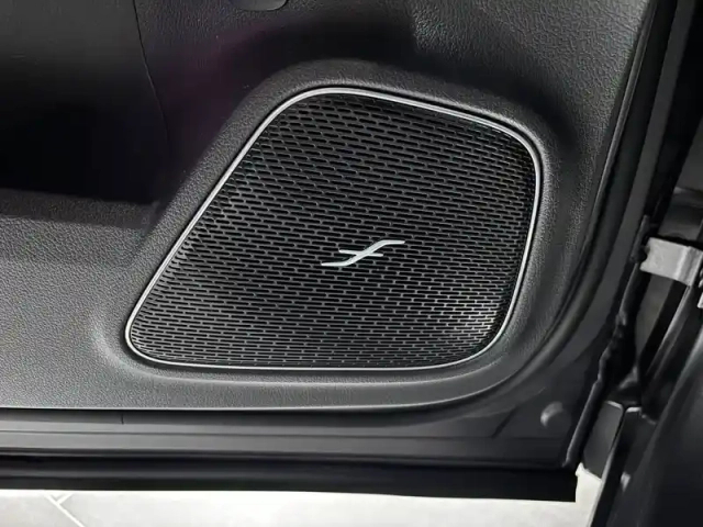 Mercedes Eqa 250+ — photo 8