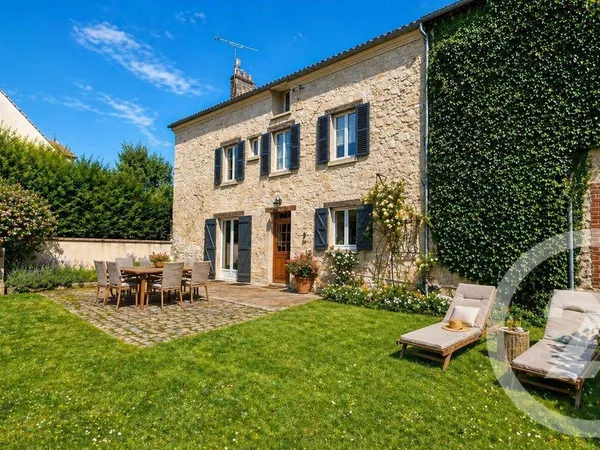 Maison 9 pièces 260 m²