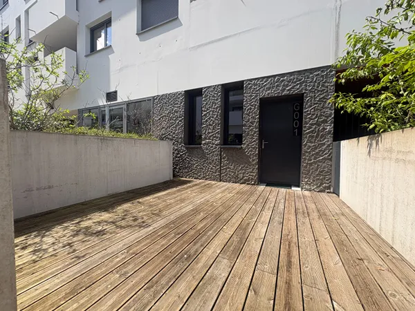 Local professionnel 75 m²