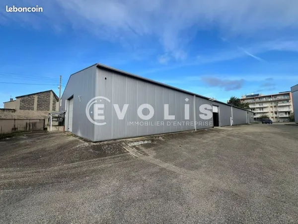 Local d'activité 985 m²