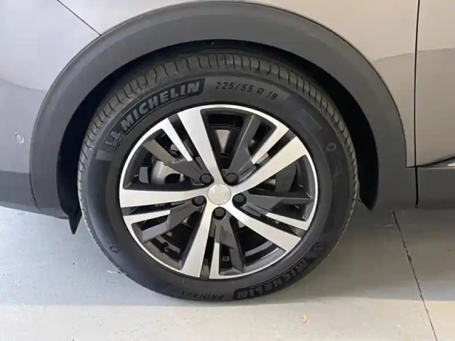 Peugeot 3008 1.2 puretech 130ch s&amp;s allure pack eat8 — photo 5