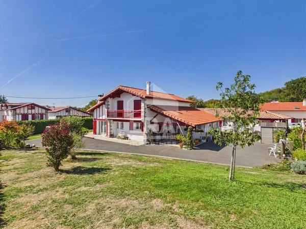 Halsou - Vente Maison - Splendide maison basque rénovée