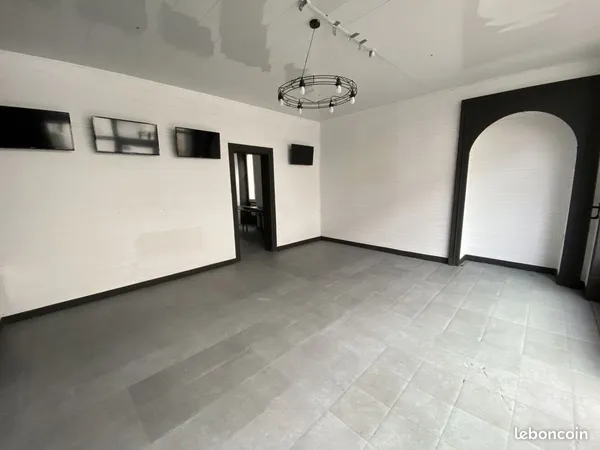 Local commercial 200 m² Angoulême