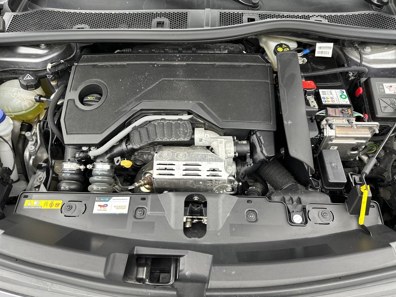Peugeot 2008 hybrid 145 e-dcs6 style — photo 14
