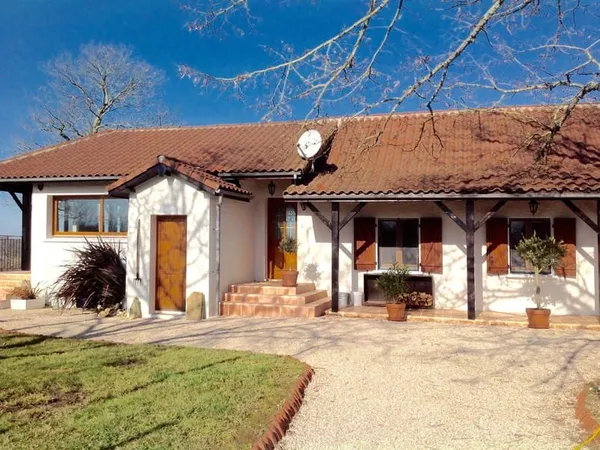 Belle maison avec gîte indépendant d'accompagnement.