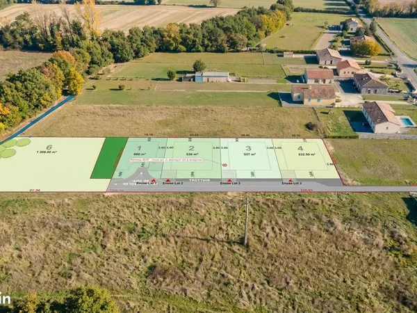 Terrain 4454 m² CAZERES
