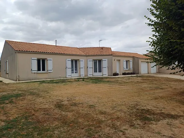 Saint Gelais - 5' Chauray - Plain-pied 4 chambres