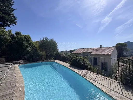 Villa 7 pièces 160 m²