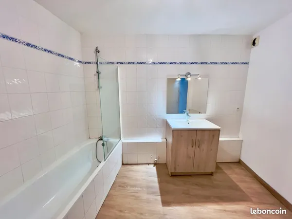 À louer - Grand T3 - 100 m²