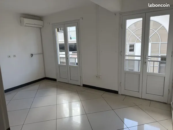 Bureaux 77 m² Saint-Denis