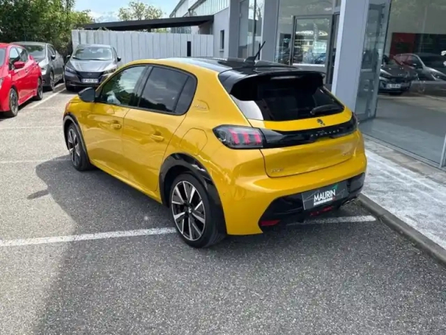 Peugeot 208 1.2 puretech 130ch s&amp;s gt line eat8 7cv — photo 6