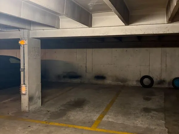 Place de parking sécurisée - Porte d'Orléans - 100 /mois