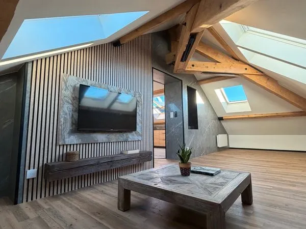 GÉRARDMER - SUPERBE APPARTEMENT T2 DE CARACTÈRE, 82 m² AU SOL, CAVE, JARDIN ET STATIONNEMENT