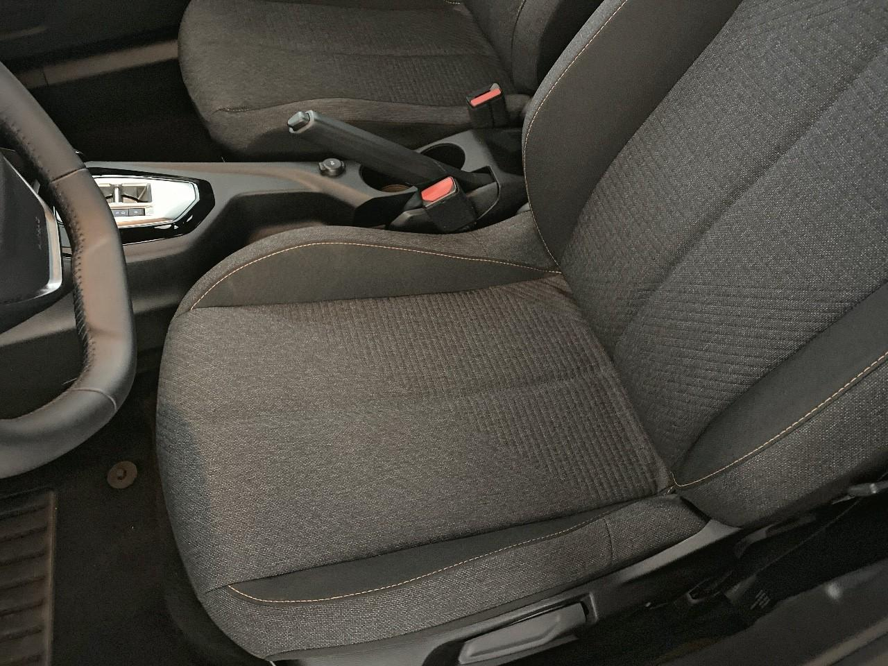 Peugeot 2008 hybrid 136 e-dcs6 style — photo 9