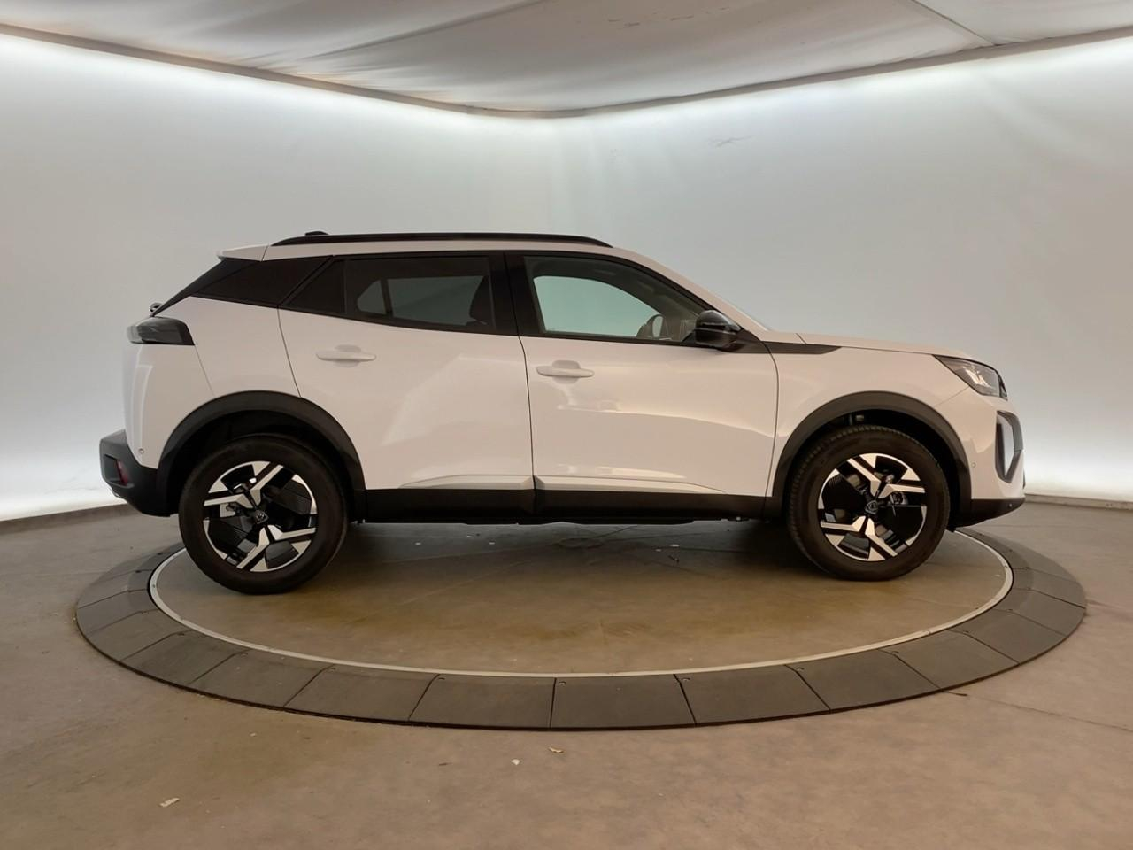Peugeot 2008 hybrid 145 ch e-dcs6 allure — photo 4