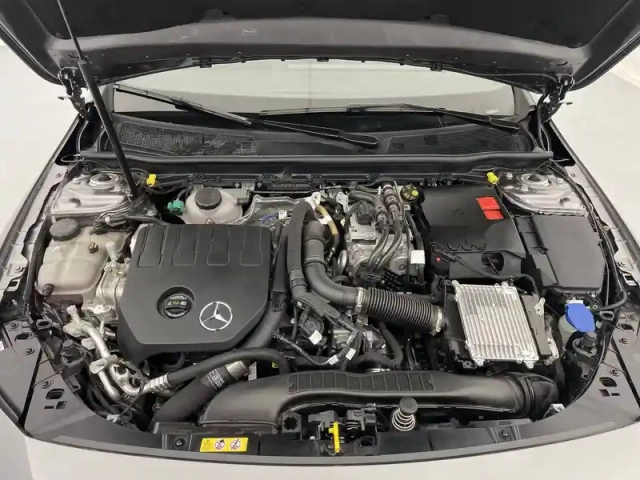 Mercedes Cla shooting brake 250 e hybrid eq 8g-dct — photo 20