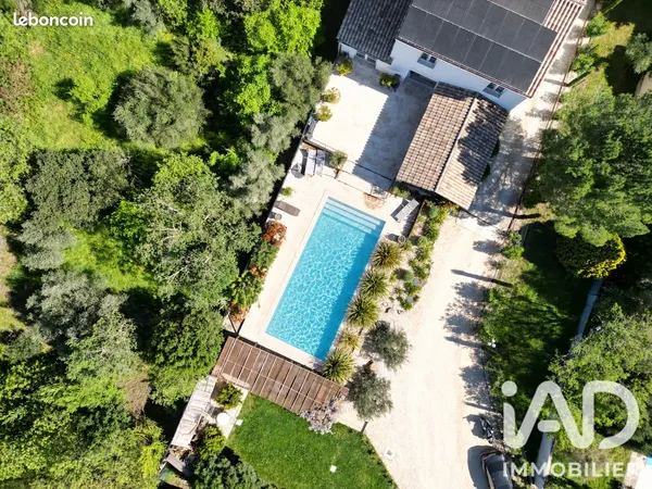 Propriété 8 pièces 205 m²