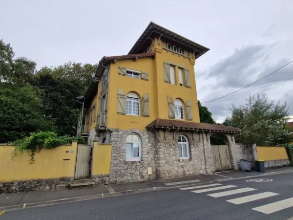 Maison 7 pièces 238 m²