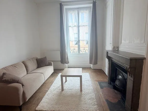 Lyon 7e - T1 bis meublé de 30 m² rénové - Idéal étudiant