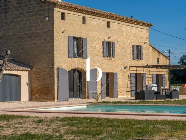 Mas provençal 6 pièces 190 m²