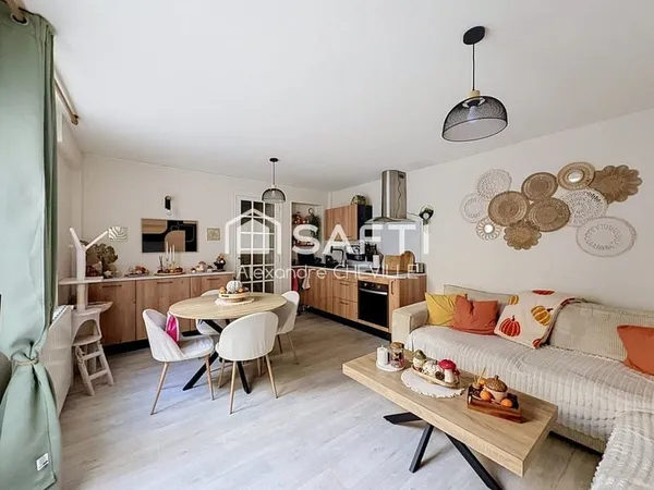 Vichy hypercentre : T3 65m² rénové + cour privée
