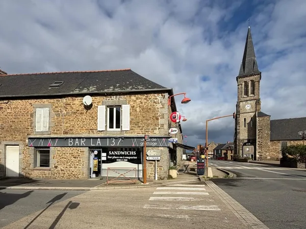 À VENDRE - FONDS DE COMMERCE BAR / SNACKING AVEC LICENCE IV - SAINT-DOMINEUC (35)