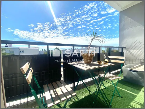 T3 / 65M2 / TRAVERSANT ET LUMINEUX / DERNIER ETAGE / BALCON / CAVE / 800m DU CENTRE DE MERIGNAC