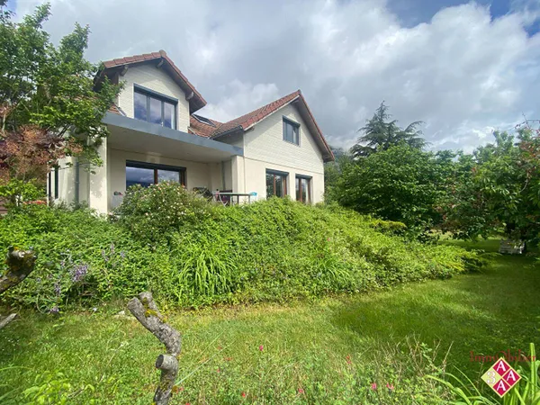 Maison 7 pièces 198 m²