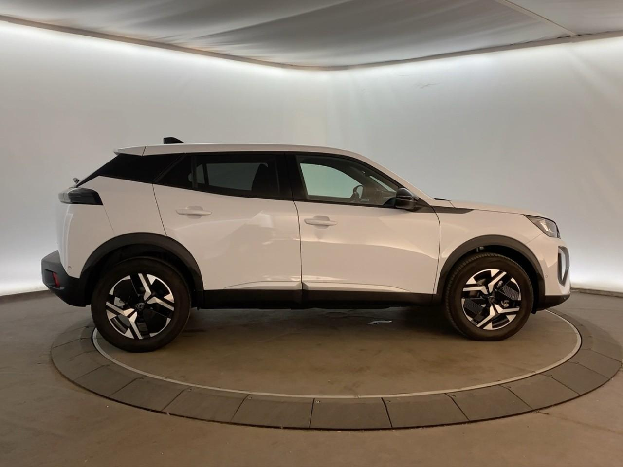 Peugeot 2008 hybrid 145 ch e-dcs6 allure — photo 4