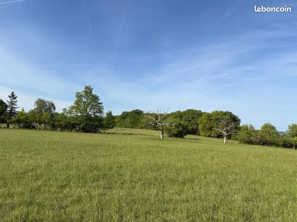 Terrain 2 200 m² Verteillac