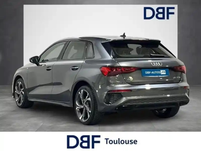Audi A3 35 tfsi mild hybrid 150 s tronic 7 s line — photo 3