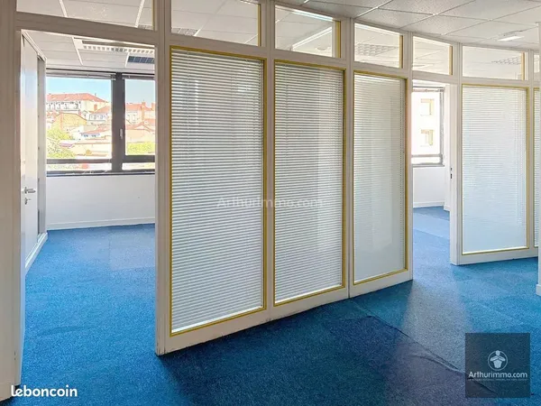 Bureaux, murs commerciaux 101 m² Roanne