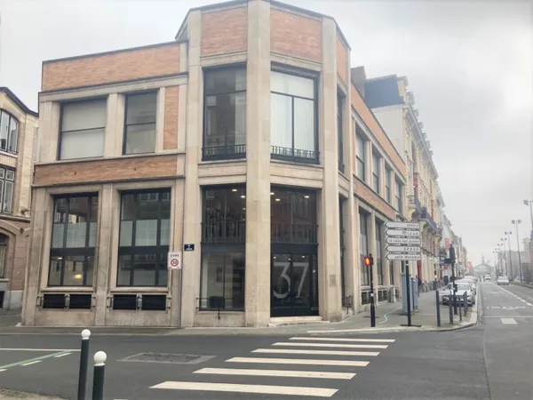 Local professionnel 1530 m²