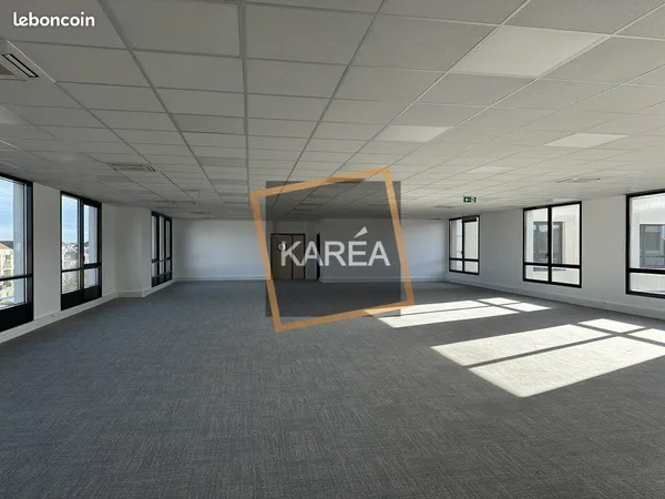 Bureaux 1629 m² BUSSY SAINT GEORGES