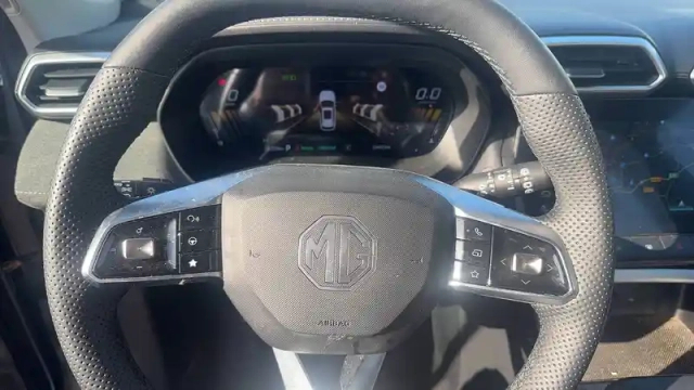 Mg Zs 1.5 l hybrid+ 197 ch — photo 8