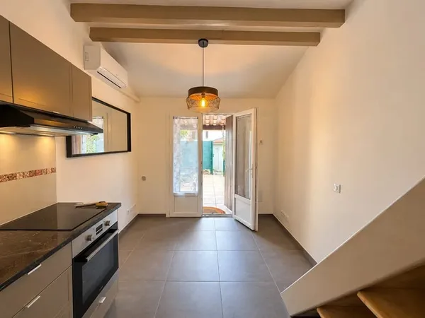 Les Cyprines : studio mezzanine + terrasse