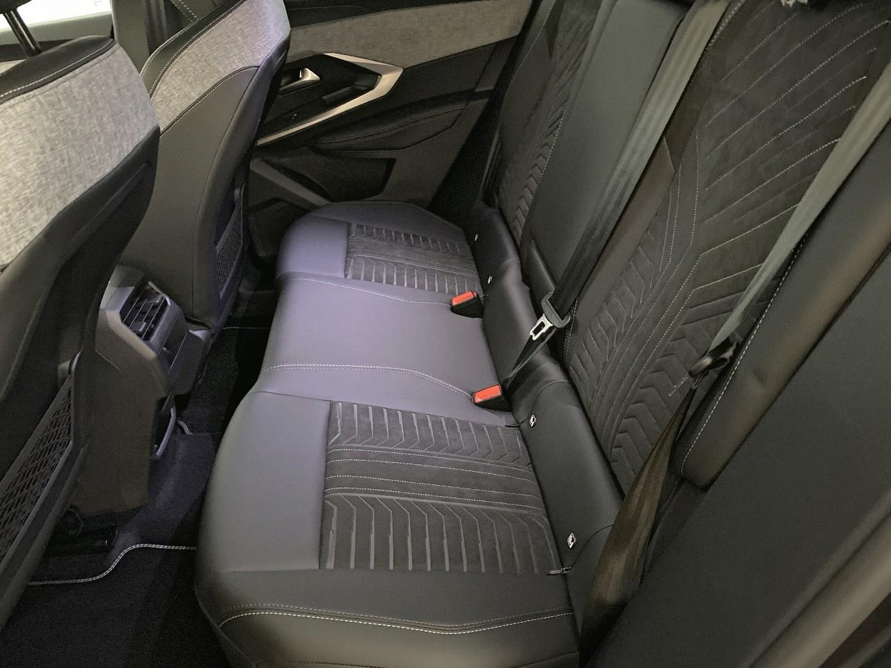 Peugeot 3008 hybrid 145 e-dcs6 gt — photo 10