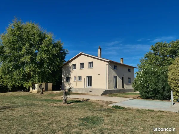 Maison 7 pièces 222 m²