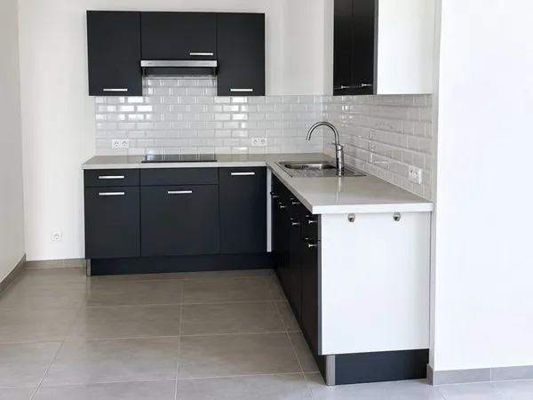 Appartement T3 duplex - 80m2- Centre de LENCLOITRE