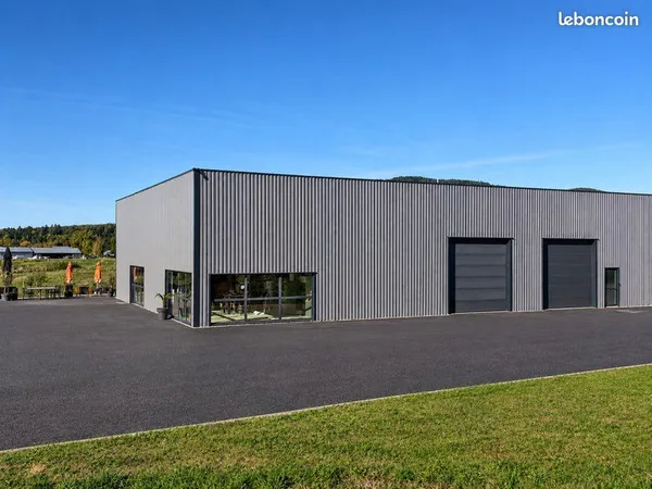 Local commercial 180m2 avec showroom