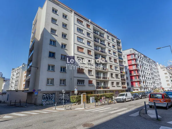 A VENDRE - Garage 30 m² à Grenoble !