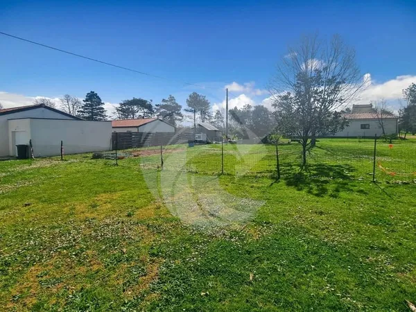 Terrain constructible de 420 m²