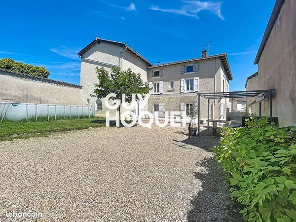 Maison 6 pièces 243 m²