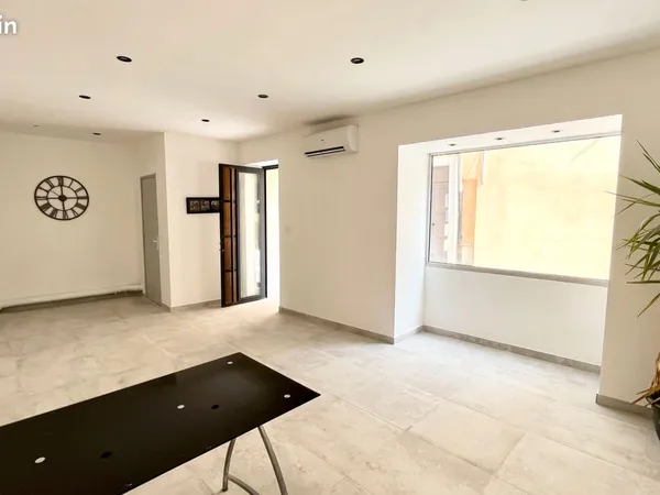 Local 30 m² CARPENTRAS