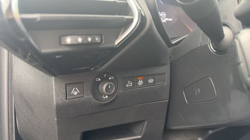 DS DS7 Crossback 2.0 BLueHDI 180 EAT8 - Grand Chic – 2019 – 117728 km – Diesel – Boîte Automatique — photo 11