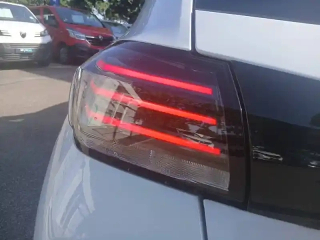 Peugeot 208 hybrid 110 ch e-dcs6 — photo 17
